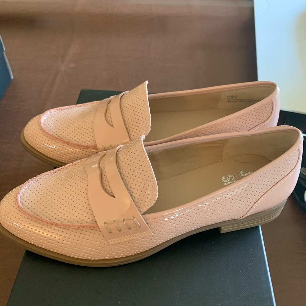 Women’s size 6, brand new Lewis Pink penny loafer.
